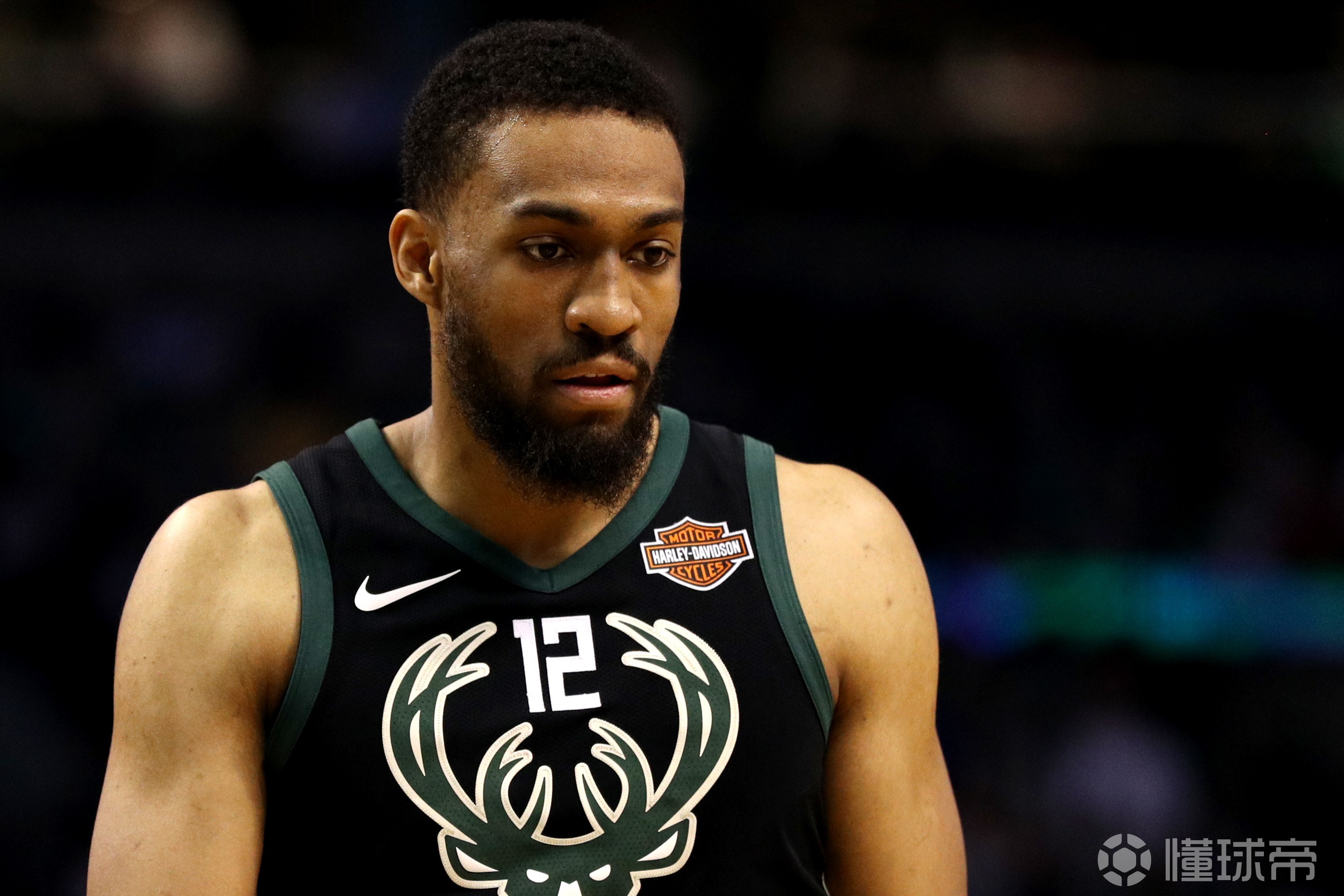 记者：北控曾接近签下贾巴里-帕克，但因合同非保障未能成行