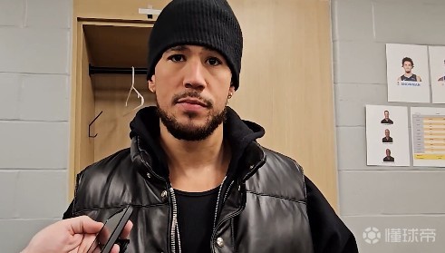 布克：杰伦-格林一直在恢复和进步，他在场上越来越从容了